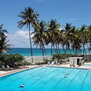 Apartment Kasa Brisa Marina Ocean View Balcony Beachfront, San Juan